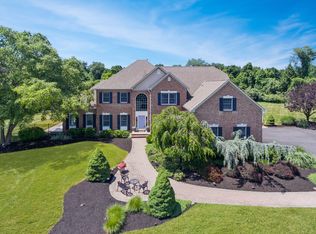 16 Delaware Rd, Whitehouse Station, NJ 08889