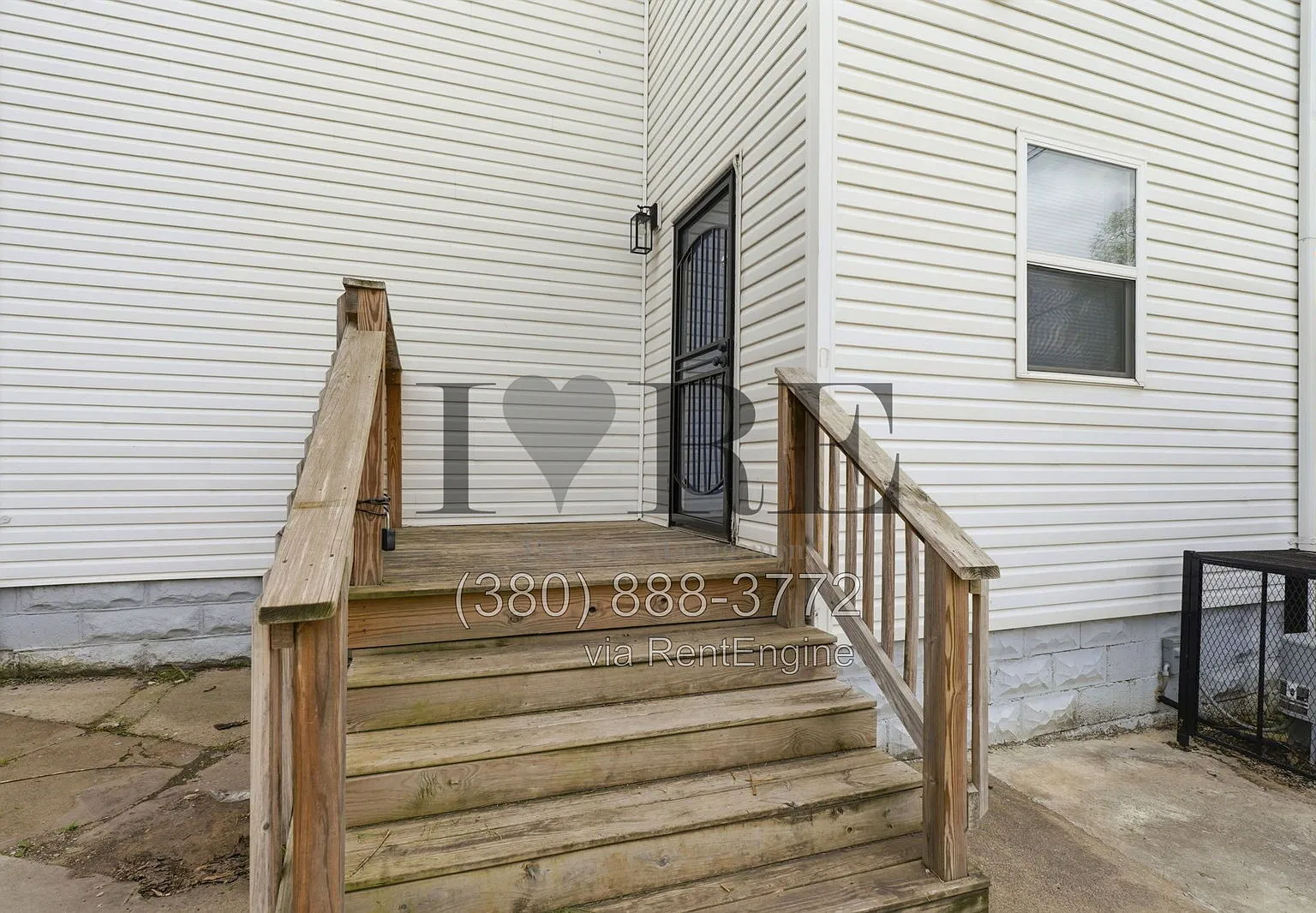 3 bed, 1.5 bath, 1228 sqft, $1,525 — Photo 3