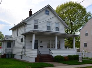 327 2nd St, Saddle Brook, NJ 07663