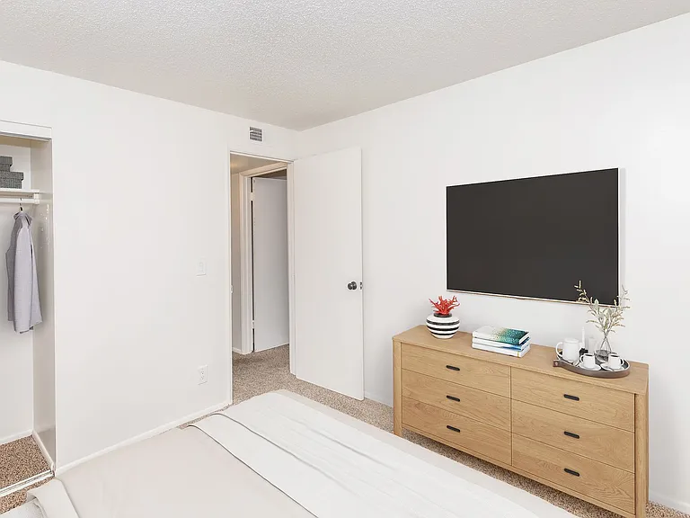 Skyline Lofts — Photo 20