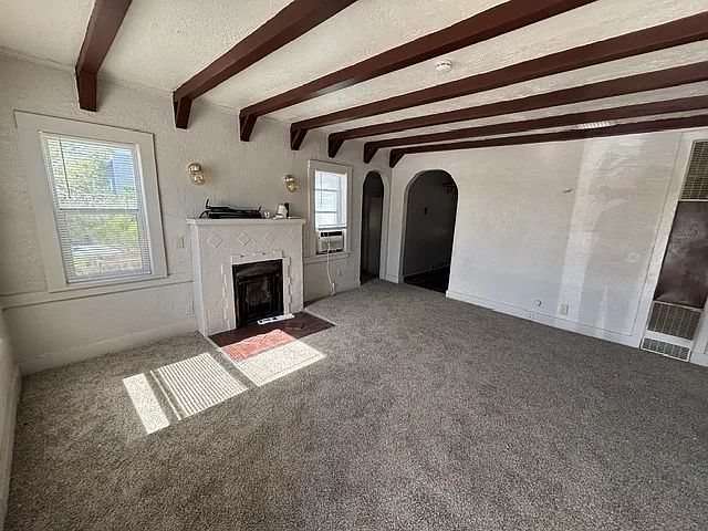 3 bed, 2.0 bath, 1539 sqft, $1,300 — Photo 2