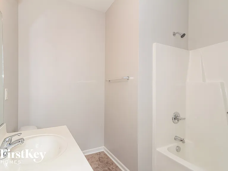 365 Silver Creek Trl — Photo 13