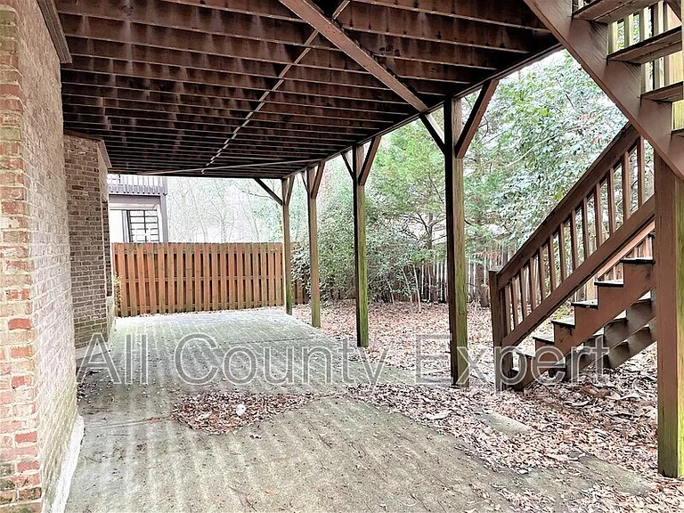 895 Lenox Ct NE — Photo 27