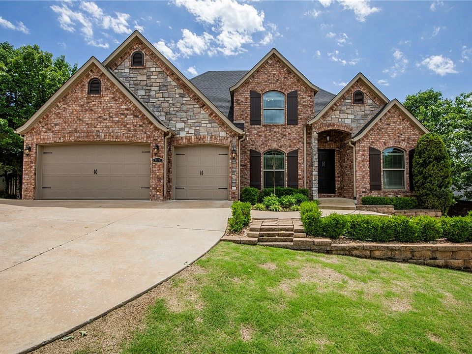 1st image of 3111 E Crestline Pl