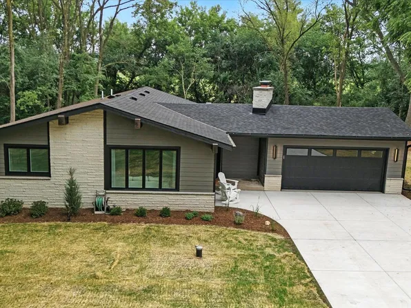 5616 West Cairdel LANE, Mequon, WI 53092