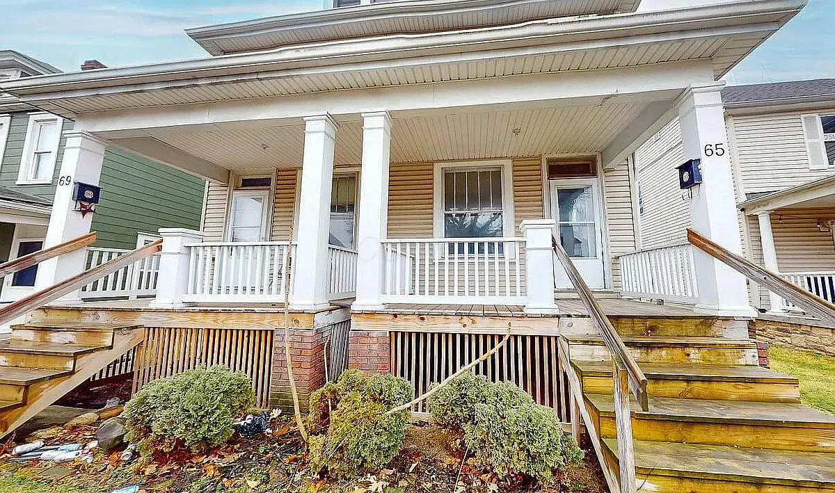 5 bed, $2,500 — Photo 2
