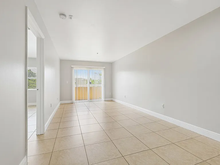 The Oaks Condominium — Photo 25
