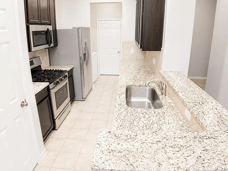 124 Camelot Place Ct — Photo 9