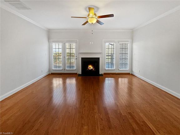 3rd image of 110 Jordan Creek Dr