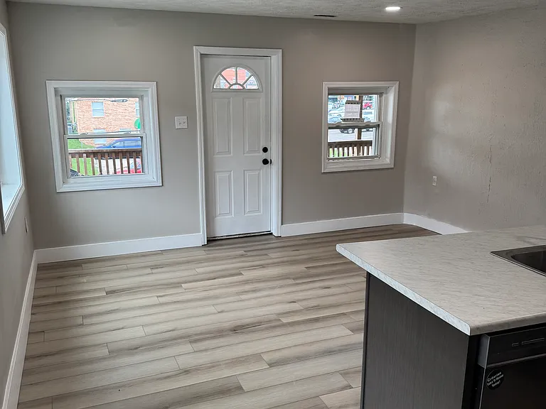 651 Musgrave Ct #5 — Photo 3