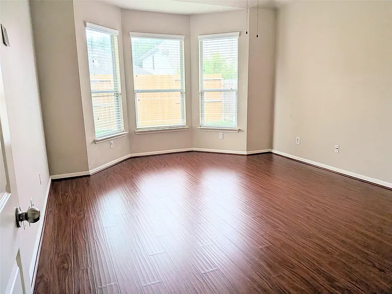 4911 Spring Showers Ct — Photo 8