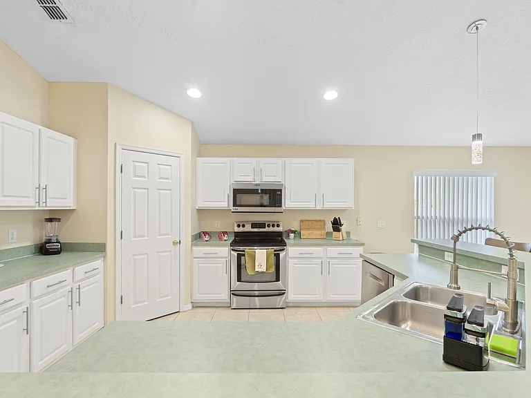 2694 Willow Glen Cir — Photo 3