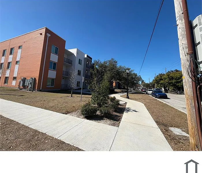 Cypress Square — Photo 3