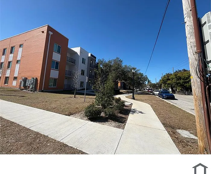 Cypress Square — Photo 3