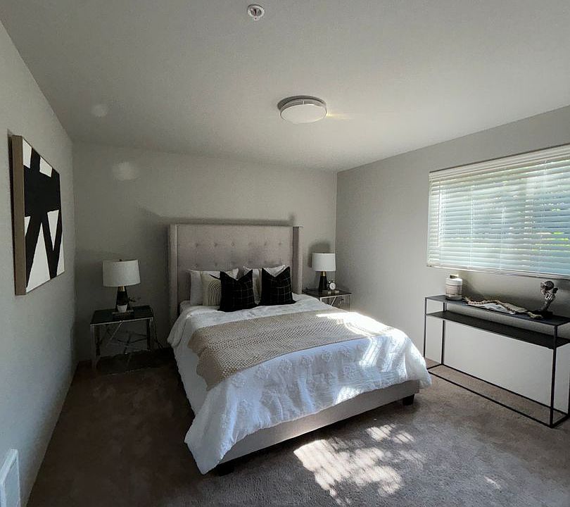 1st image of 3117 S 192nd St #2B-1Ba-796Sqft