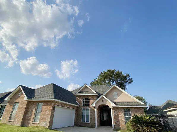 568 Foxwood Ln, La Place, LA 70068