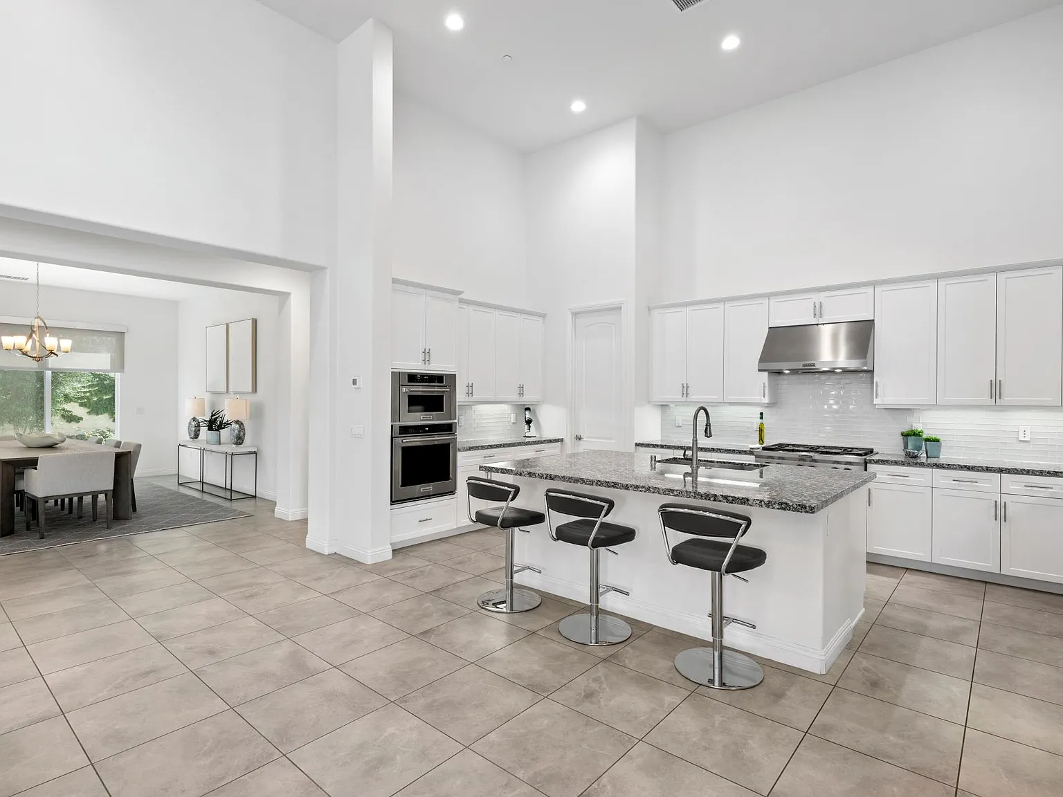 3 bed, 2800 sqft, $4,495 — Photo 4