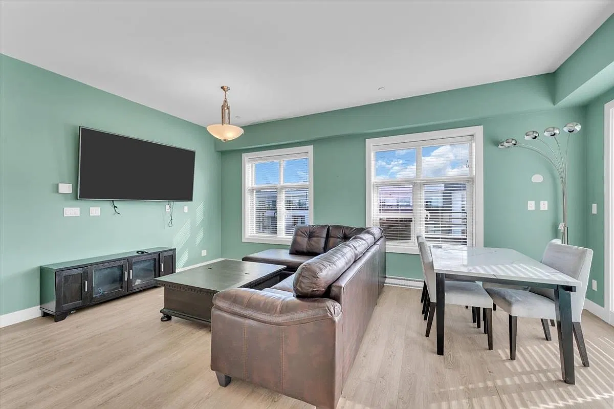 2 bed, 1175 sqft, $2,995 — Photo 3