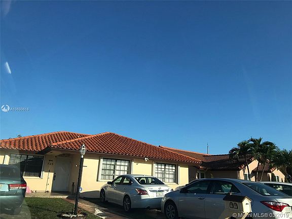4th image of 725 NW 133rd Ave