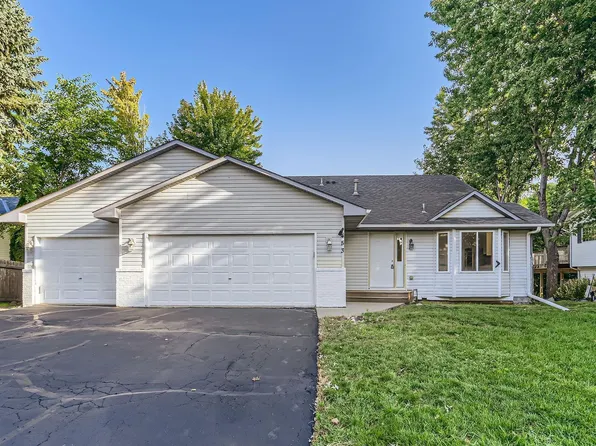 453 Diedrich Dr, Carver, MN 55315