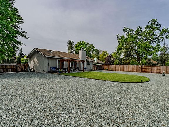 3rd image of 67 Saint Andrews Rd