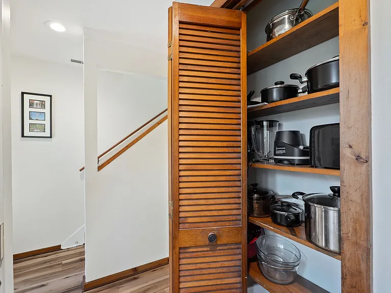 609 Hillsborough St #7 — Photo 6