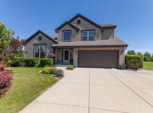 318 Pleasant St, Eagle, WI 53119