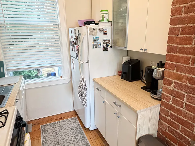 54 Lothrop St #6 — Photo 11