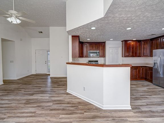 3rd image of 2304 Hockett Dr