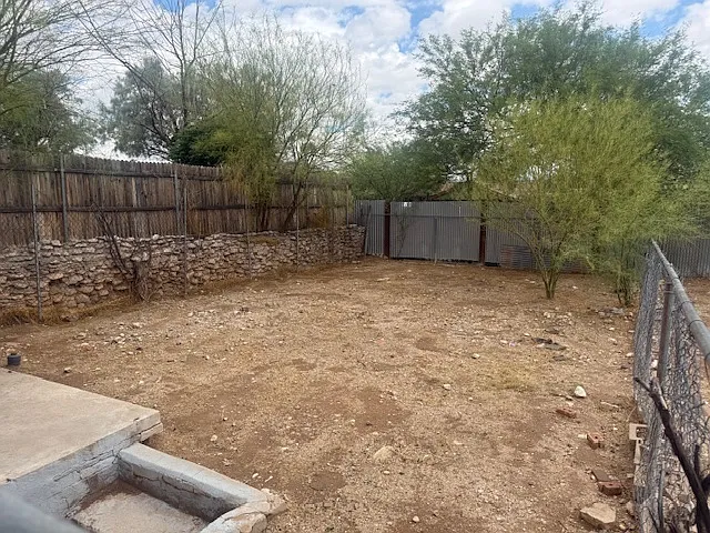 210 W Blacklidge Dr #1 — Photo 10