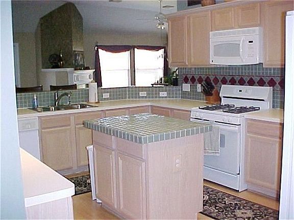 5th image of 4719 Silverlake Dr