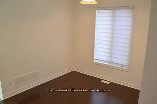 36 Denali Cres — Photo 5