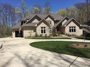 7610 Salem Woods Dr, Northville, MI 48168