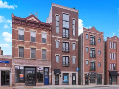 825 N Milwaukee Ave APT 3R, Chicago, IL, 60642