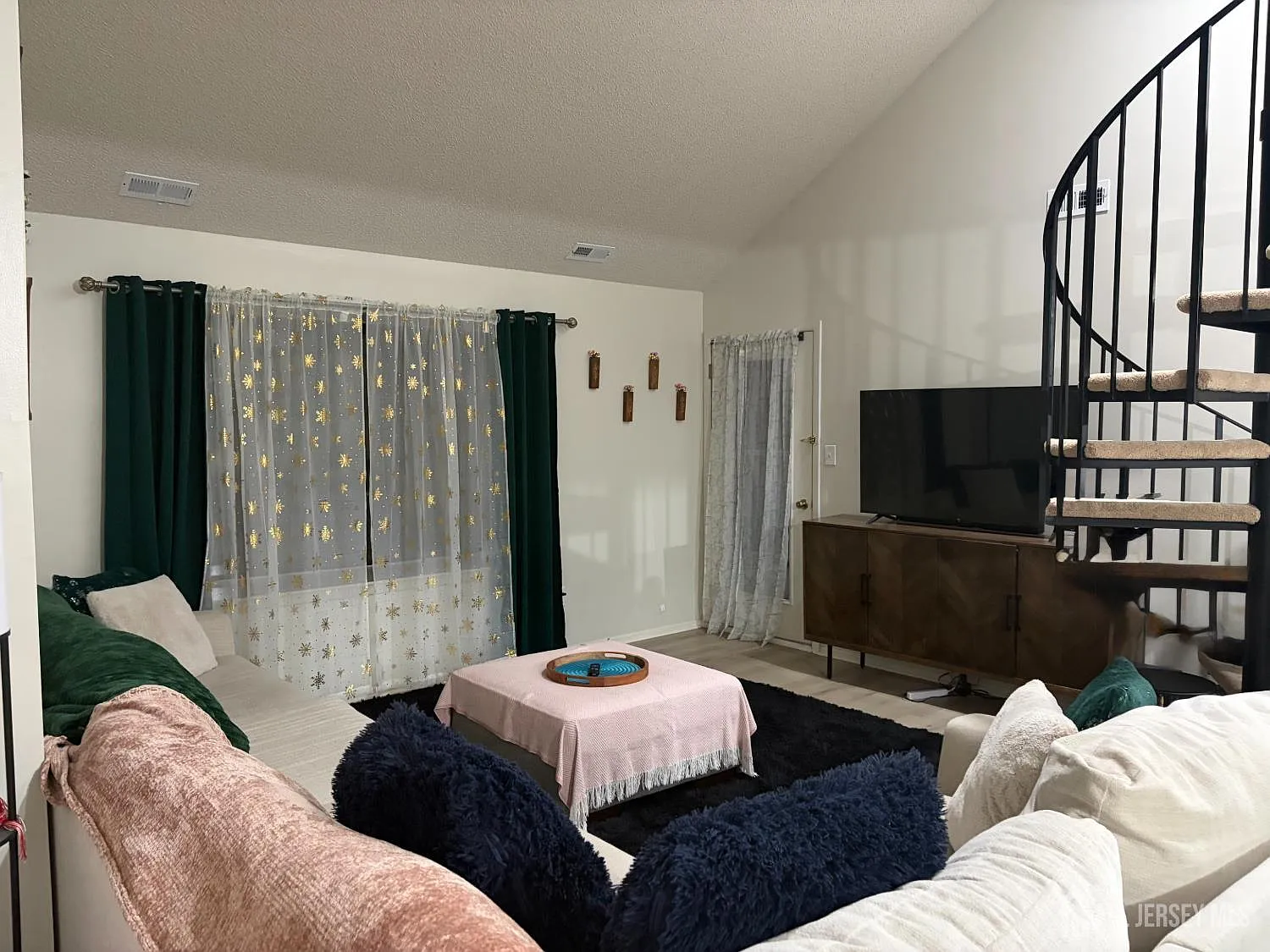 2 bed, 3.0 bath, 1340 sqft, $2,800 — Photo 2