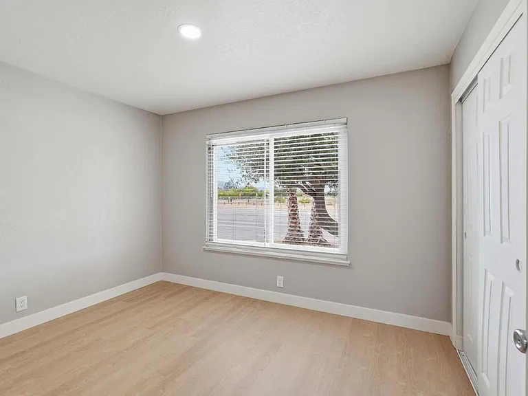 1857 Macduee Way — Photo 20