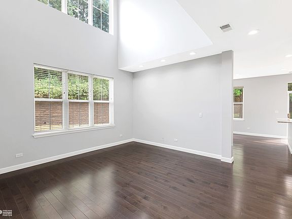 4th image of 290 Tower Hill Dr