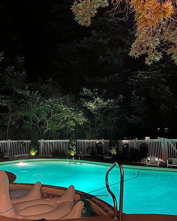 1st image of 255 Wood Acres Dr