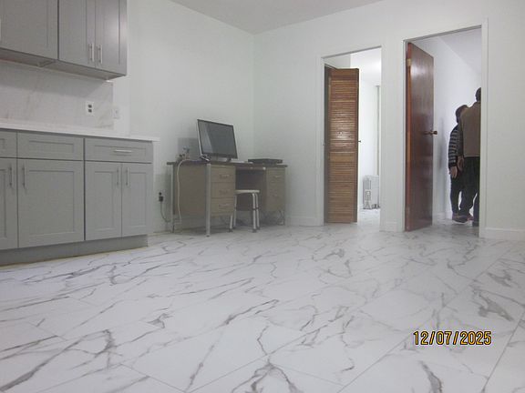 4th image of 405 S 5th St #2