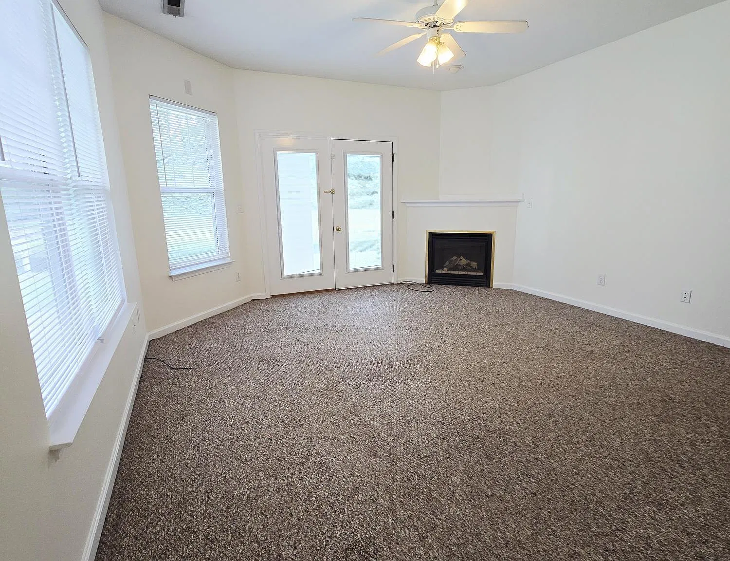 3 bed, 2.0 bath, $1,495 — Photo 3