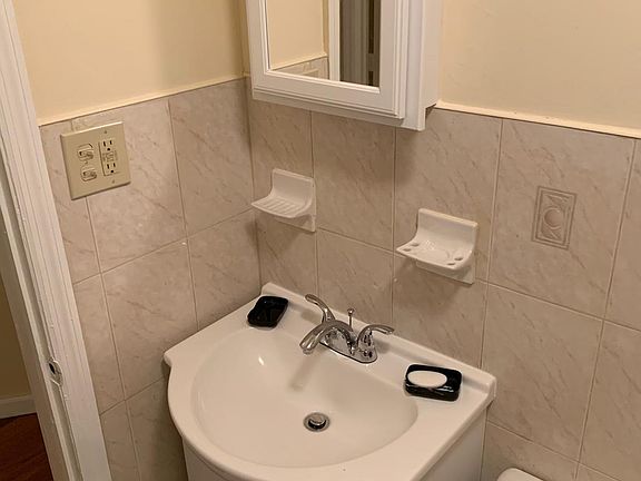 5th image of 187 Beach 29th St Floor 1