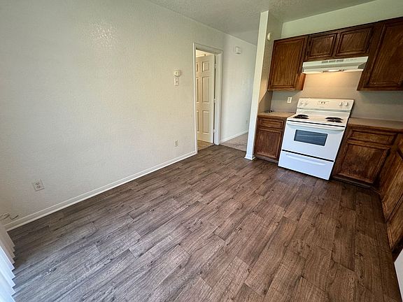 4th image of 411 Deloris Dr