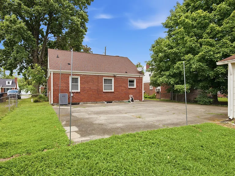 245 Thuss Ave — Photo 24