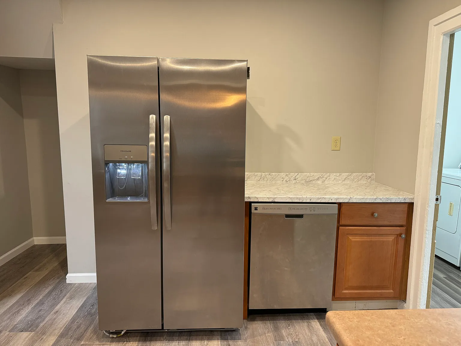 3 bed, $1,600 — Photo 3