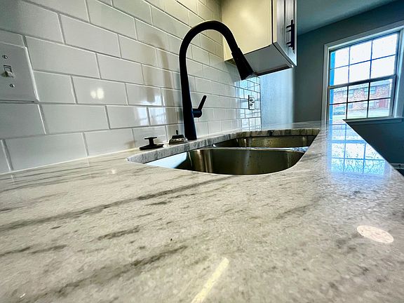 5th image of 409 E Park Ave APT 11