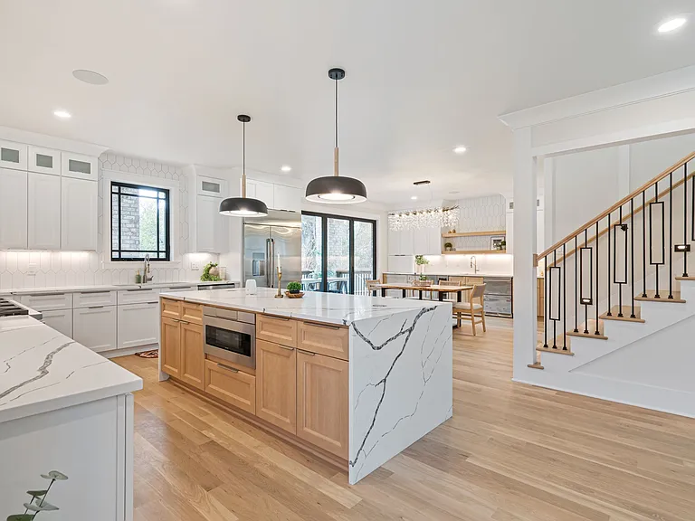 1240 Kenmore Pl — Photo 17