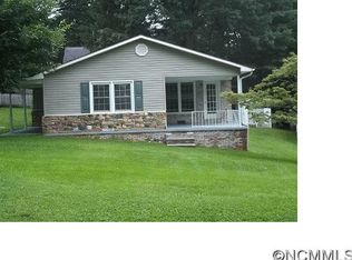 407 Heather Cir, Hendersonville, NC 28739