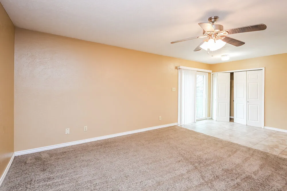 3 bed, 2.0 bath, 1423 sqft, $1,995 — Photo 4