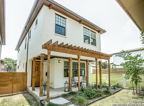 2nd image of 436 E Olmos Dr