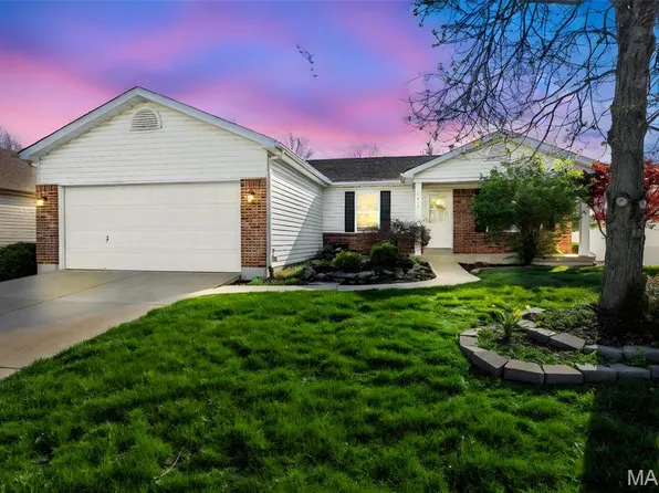 1412 Brittany Cv, Saint Charles, MO 63304